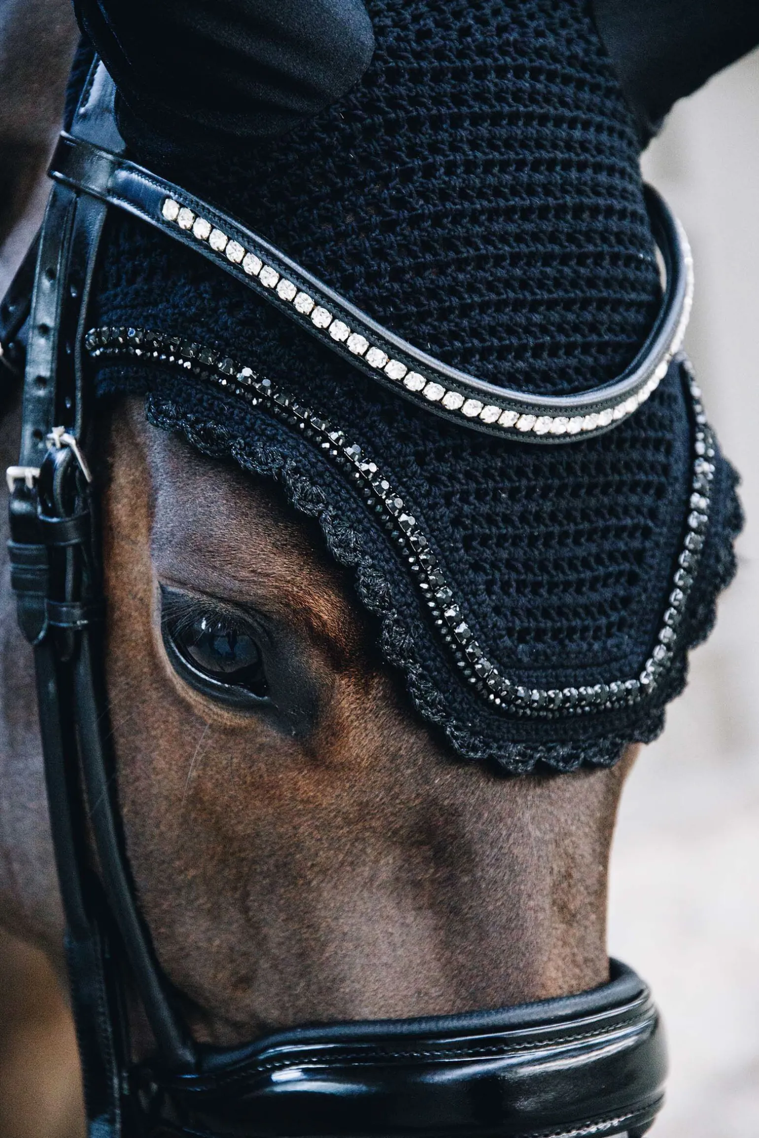 Kentucky Horsewear Wellington lang ørehette med steiner og p