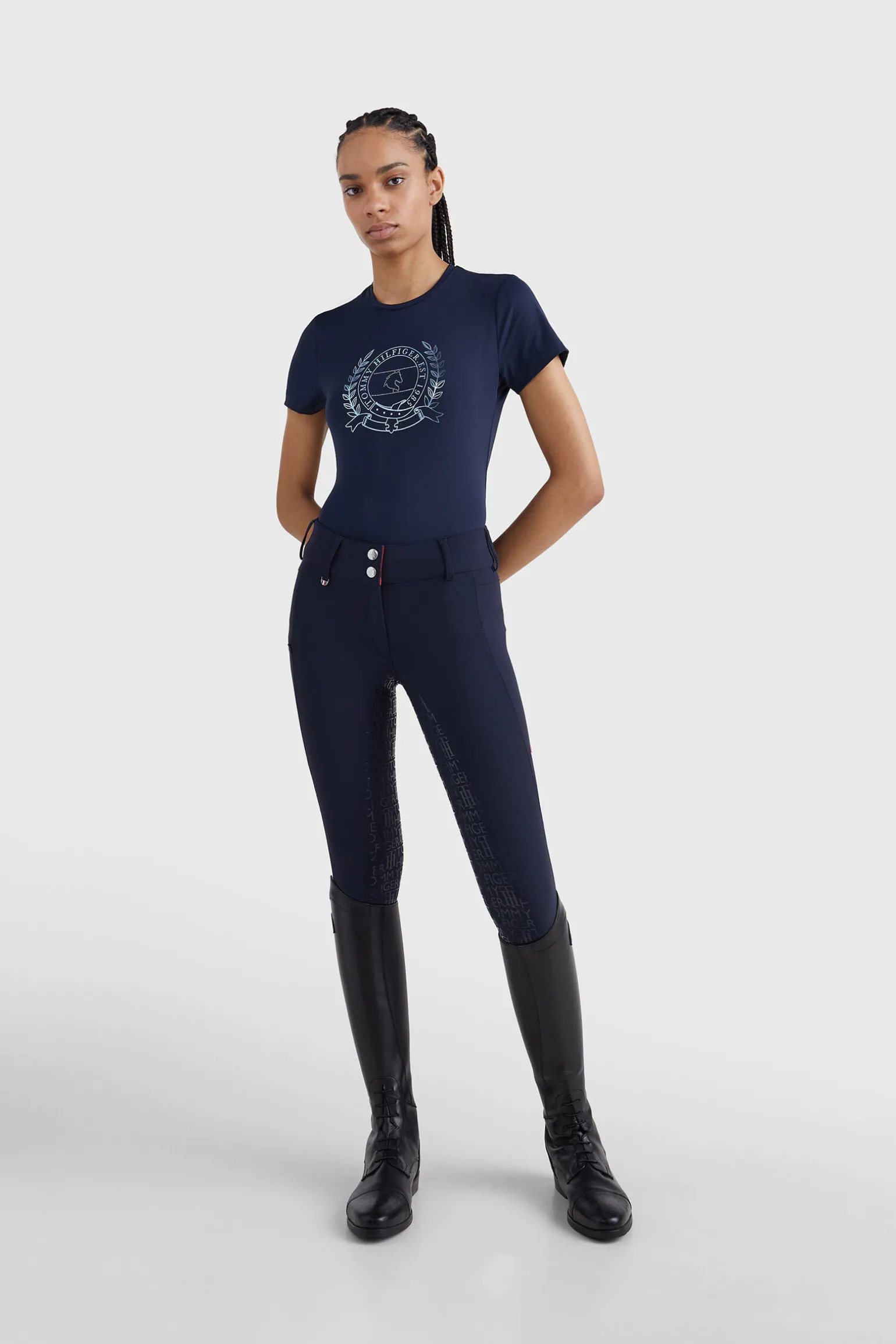 Tommy Hilfiger Equestrian Crest Rhinestone Performance t-skjorte til dame